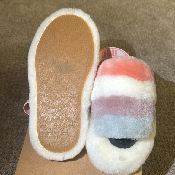 UGG slides - Picture 5 of 6